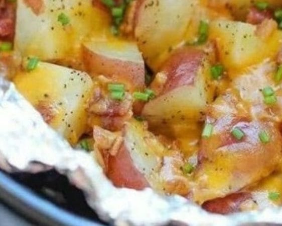 Slow Cooker Cheesy Bacon Ranch Potatoes!!!