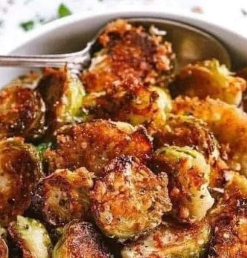 GARLIC PARMESAN ROASTED BRUSSELS SPROUTS!!!