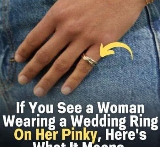 Women wearing rings on pinky fingers: What does it mean?
