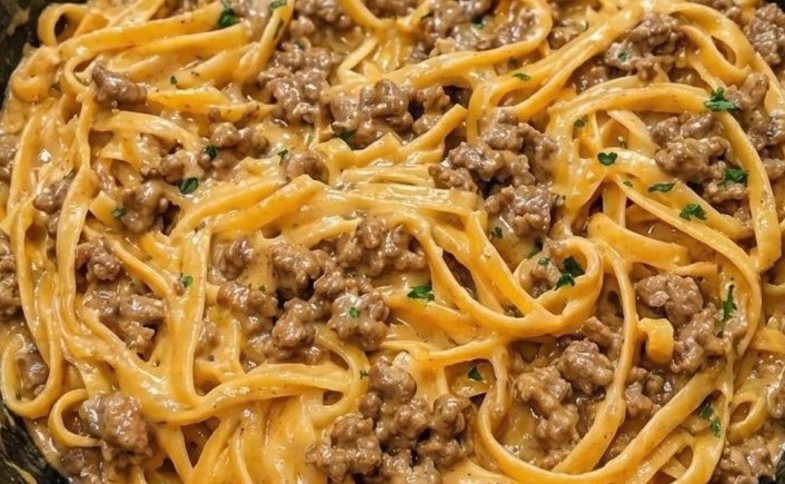 One-Pot Creamy Beef and Garlic Butter Pasta