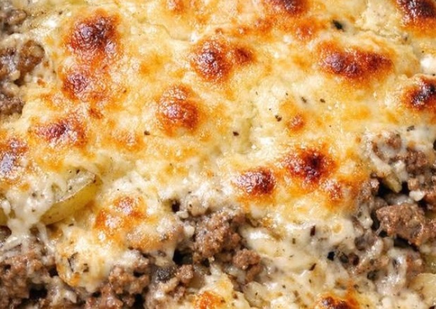 Slow Cooker Hamburger & Potato Casserole with 4 Simple Ingredients