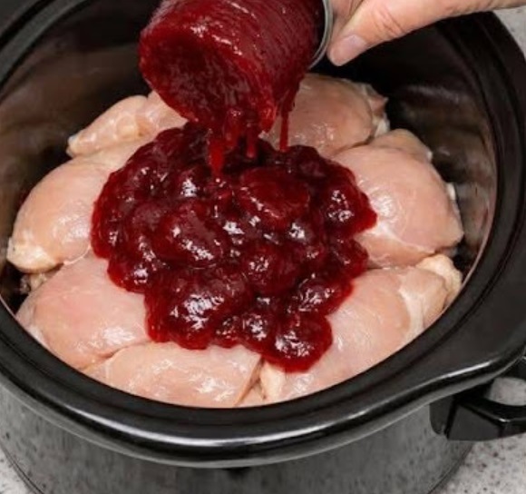 Easy Slow Cooker Cranberry Chicken (Sweet & Savory High-Protein Dinner)