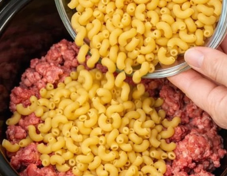 Add dry elbow macaroni to ground beef along with four simple ingredients in the slow cooker, and you’ll end up with a cozy, comforting dish that’s worth planning meals around.