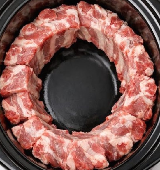 4-Ingredient Slow Cooker Vintage Sticky Spareribs