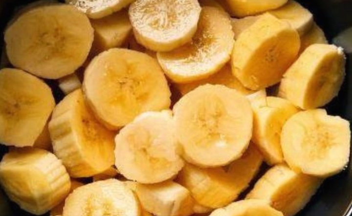 Put Raw Banana Slices in a Slow Cooker with These 4 Ingredients — You’ll Never Look Back