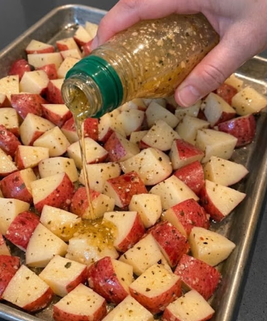 4-Ingredient Italian Roasted Red Potatoes: A Simple, Flavorful Side Dish