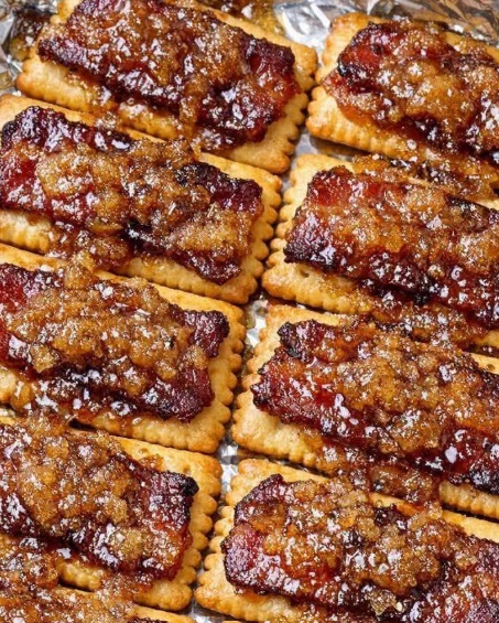 Candied Bacon Crackers